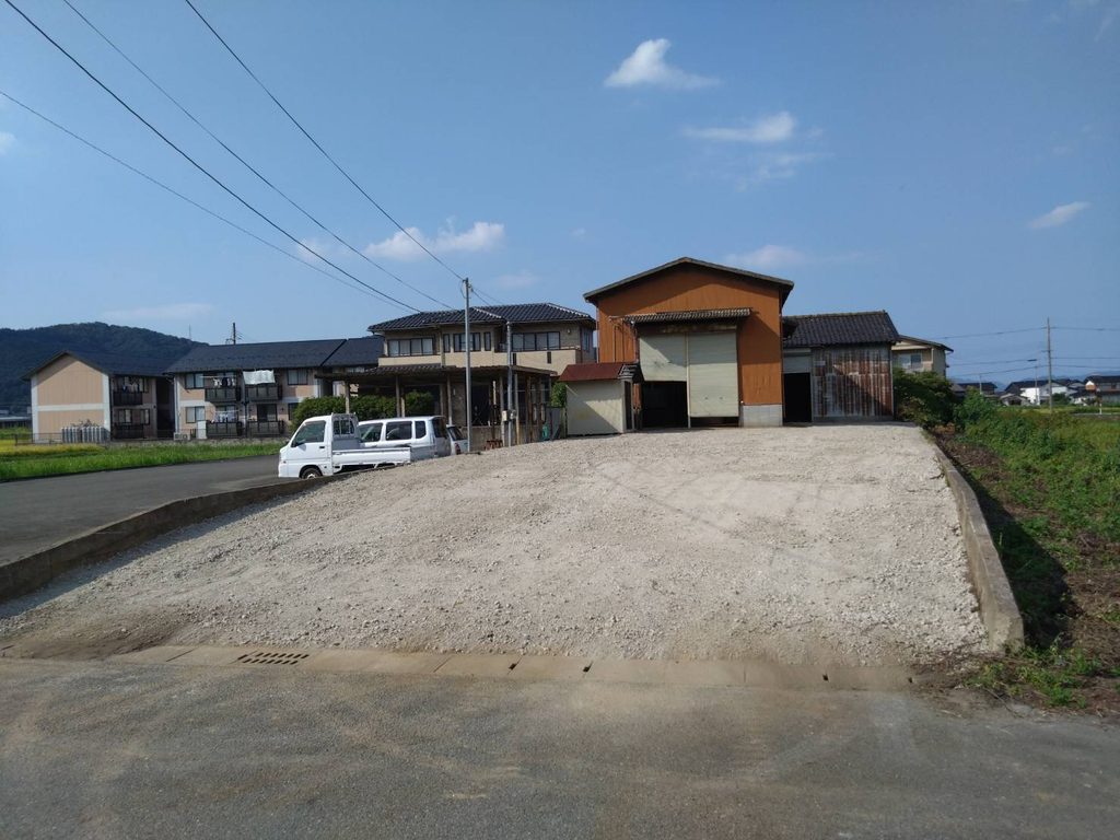 日高町野々庄 の土地（古倉庫付）の外観